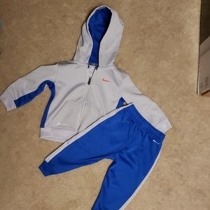 Nike toddler set